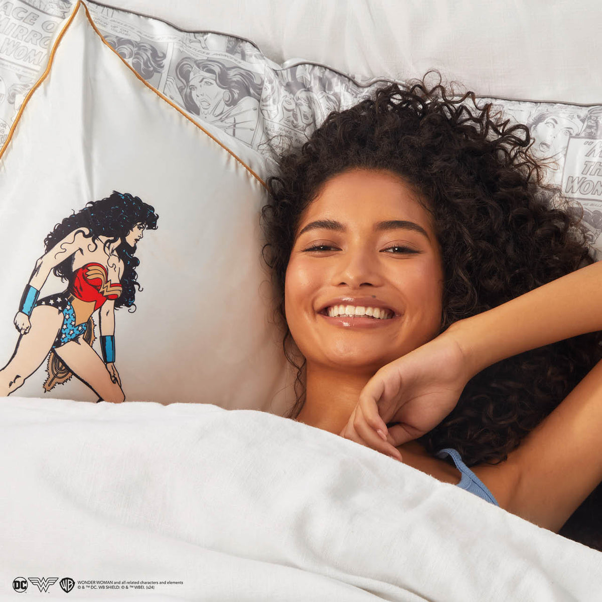 Kitsch x Wonder Woman Satin Pillowcase in Believe in Wonder