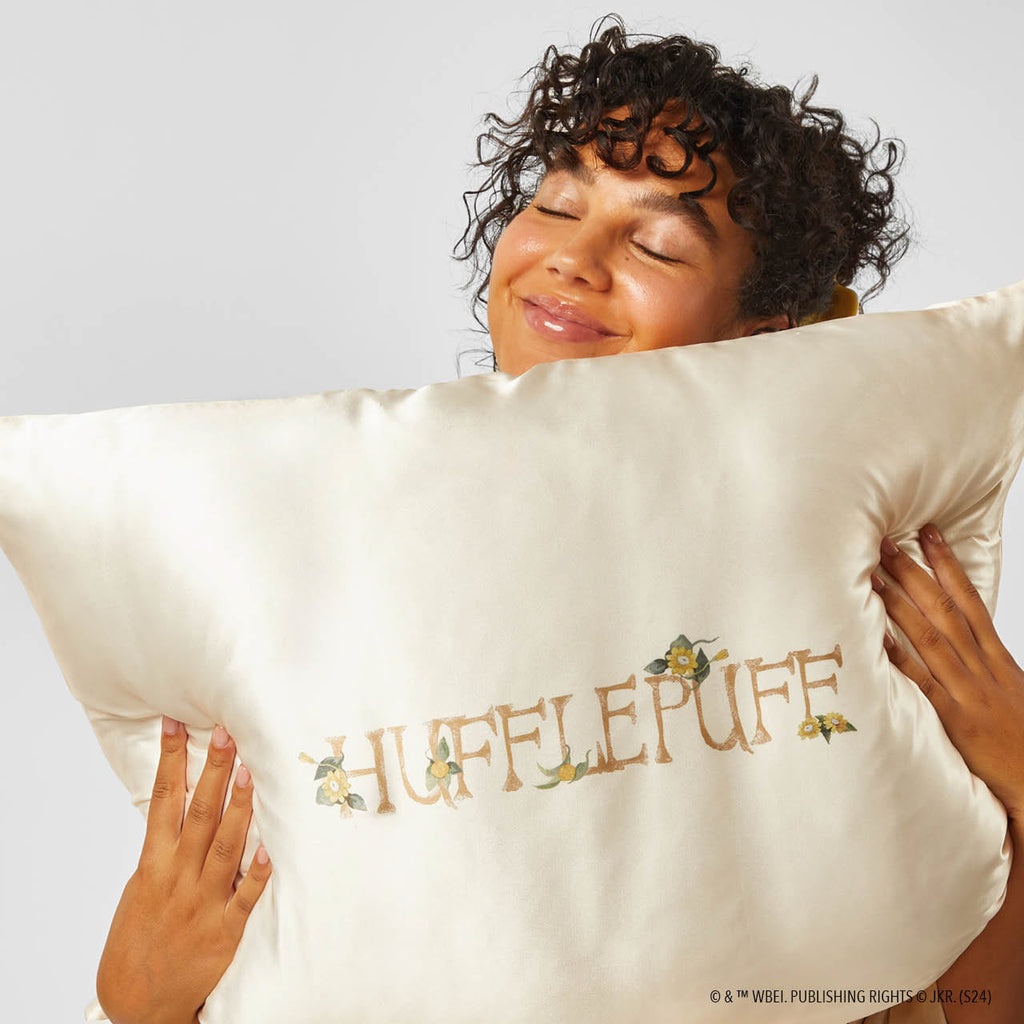 Kitsch x Harry Potter Satin Pillowcase in Huflepuff - King